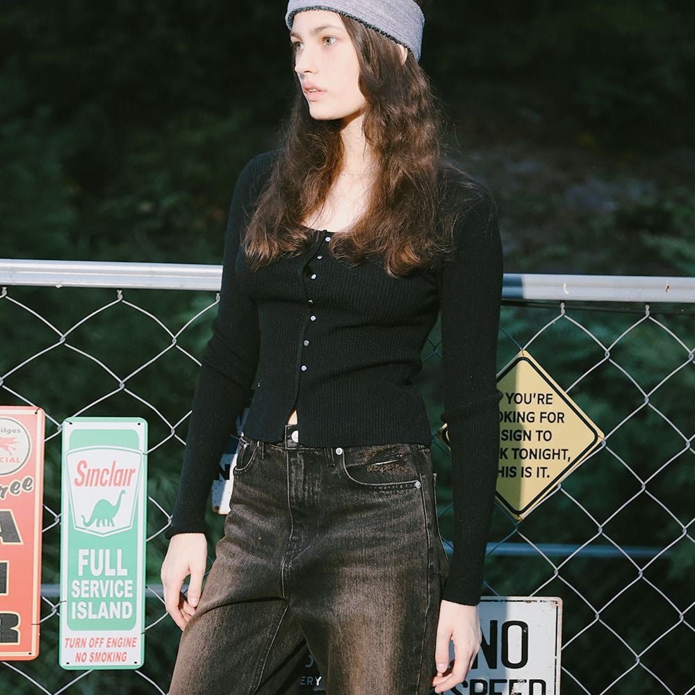 Ribbed Buttoned Tee