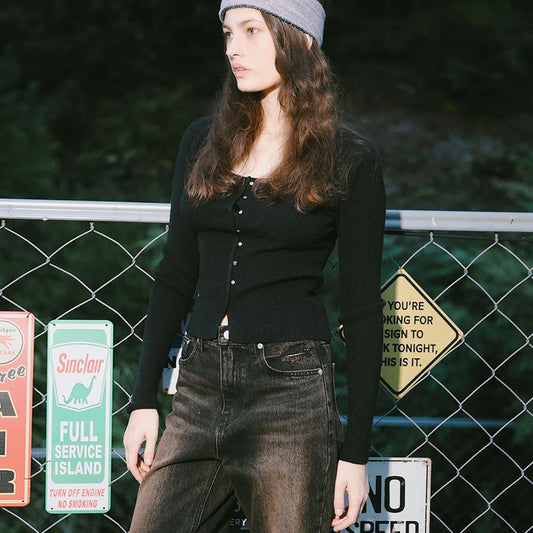 Ribbed Buttoned Tee