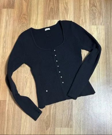 Ribbed Buttoned Tee
