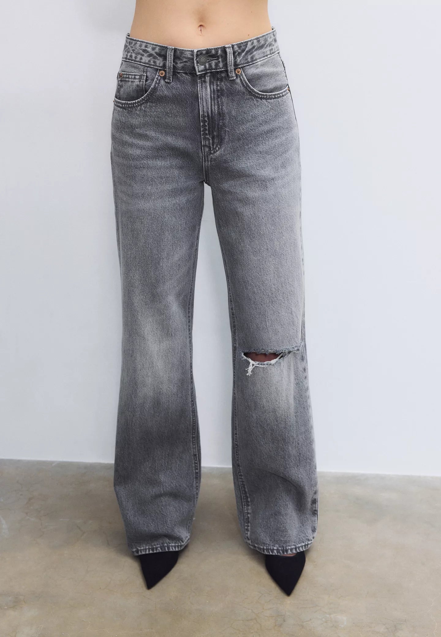 Grey single cut straight fit